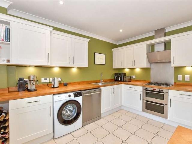 2 Bedroom Apartment Flat