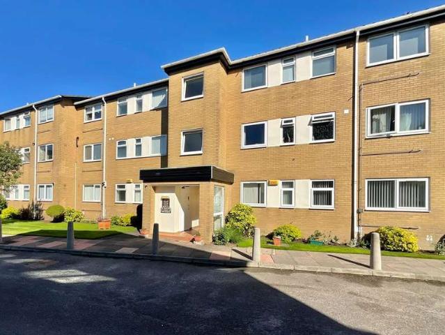 2 Bedroom Ground Flat