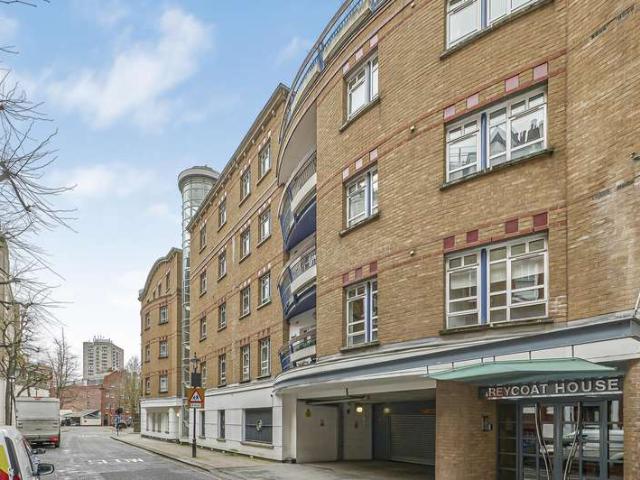 2 Bedroom Apartment Flat