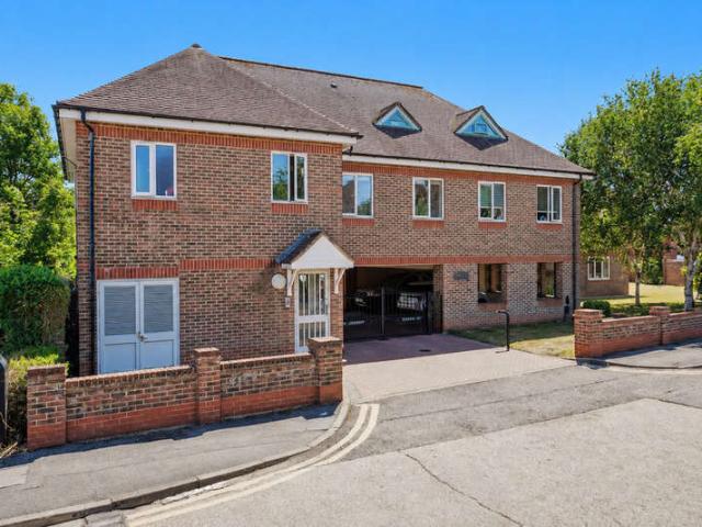 2 Bedroom Apartment Flat