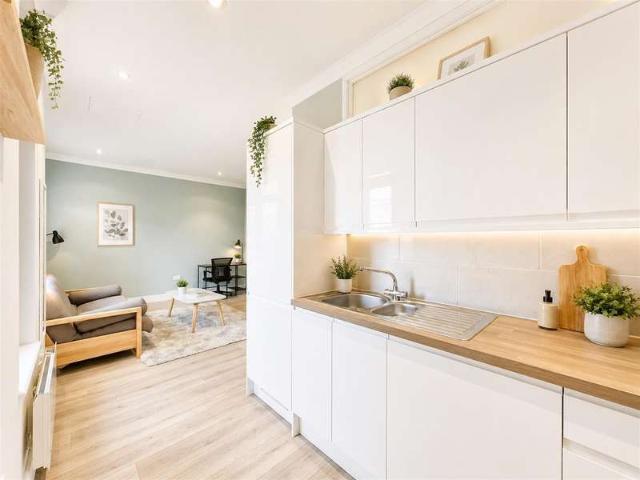 2 Bedroom Apartment Flat