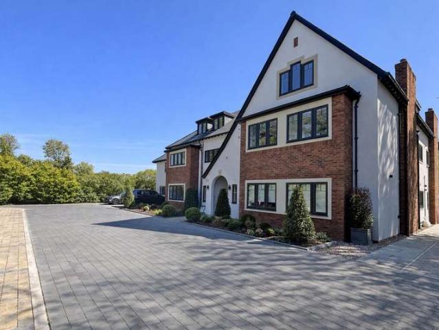 2 Bedroom Apartment Flat