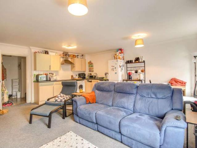 2 Bedroom Apartment Flat