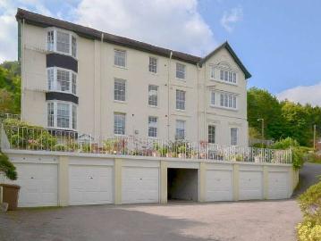 2 Bedroom Apartment Flat
