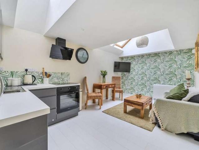2 Bedroom Apartment Flat
