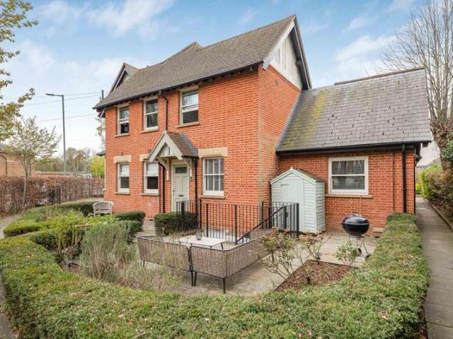 2 Bedroom Apartment Flat