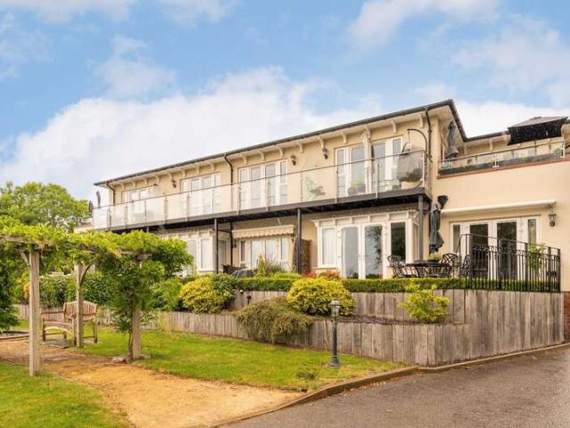 2 Bedroom Apartment Flat