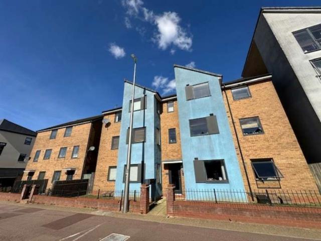 2 Bedroom Apartment Flat