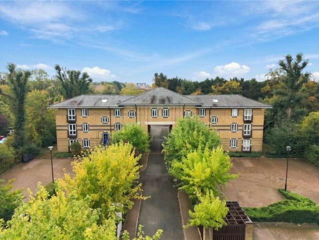 2 Bedroom Apartment Flat
