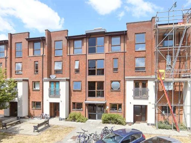 2 Bedroom Apartment Flat
