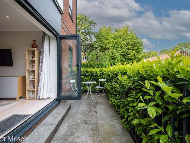 2 Bedroom Apartment Flat