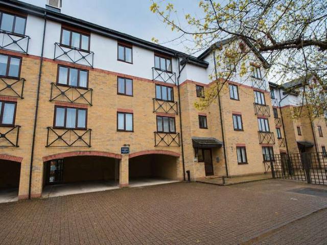 2 Bedroom Apartment Flat