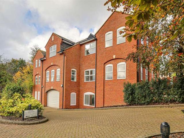 2 Bedroom Apartment Flat