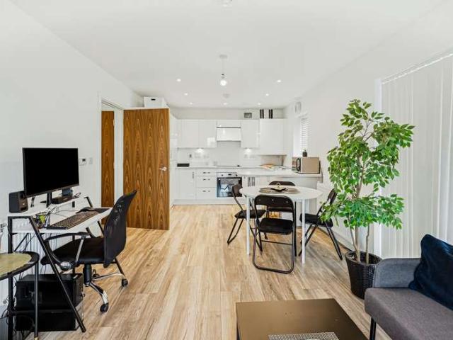 2 Bedroom Apartment Flat