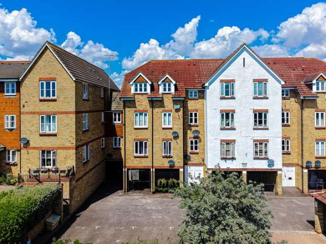 2 Bedroom Apartment Flat