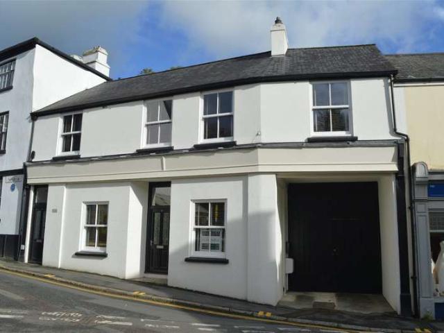 2 Bedroom Apartment Flat