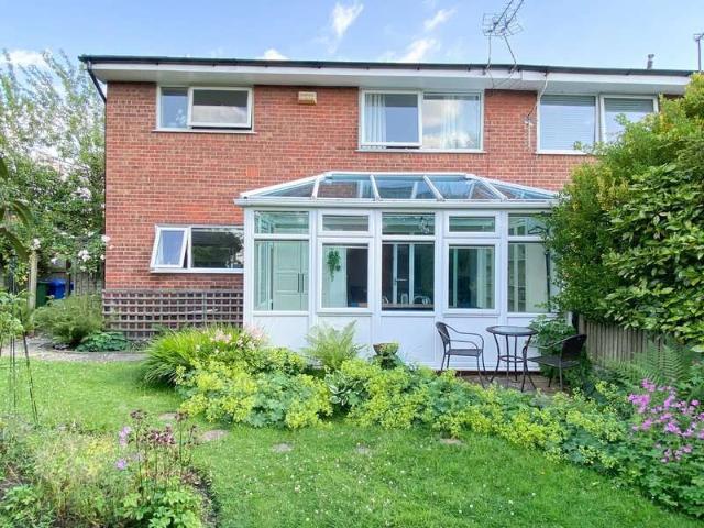 2 Bedroom Apartment Flat