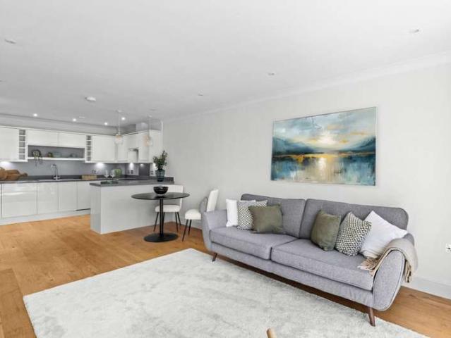 2 Bedroom Apartment Flat