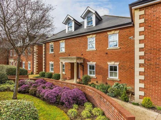 2 Bedroom Apartment Flat