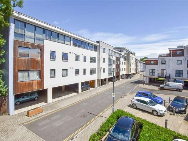 2 Bedroom Apartment Flat