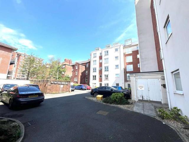 2 Bedroom Apartment Flat