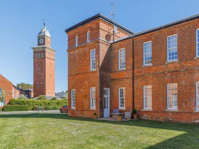 2 Bedroom Apartment Flat