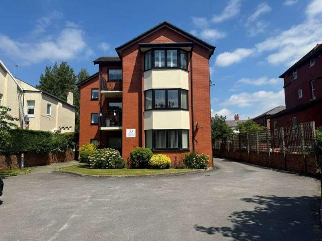 2 Bedroom Apartment Flat