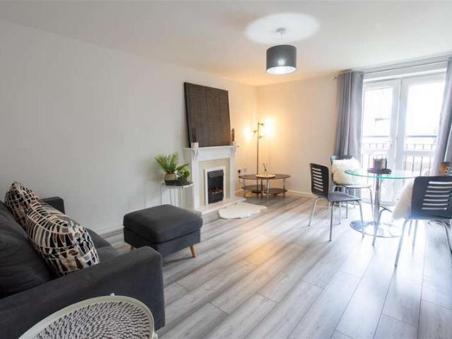 2 Bedroom Apartment Flat