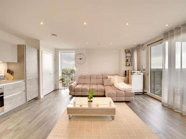 2 Bedroom Apartment Flat