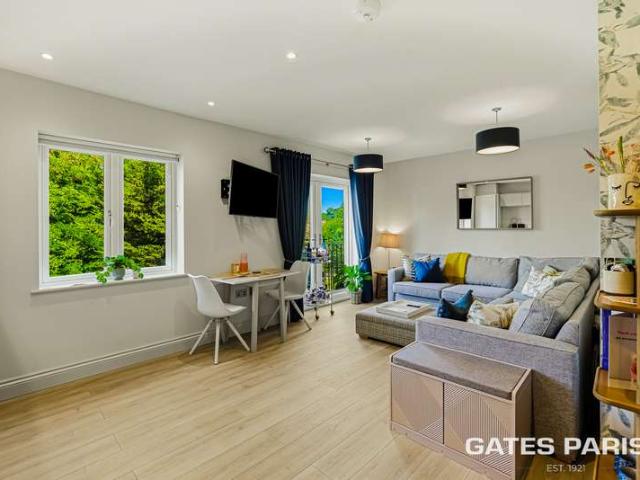 2 Bedroom Apartment Flat