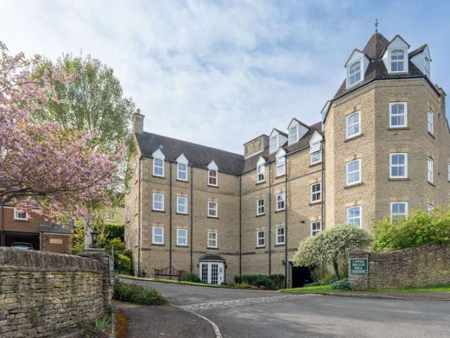 2 Bedroom Apartment Flat