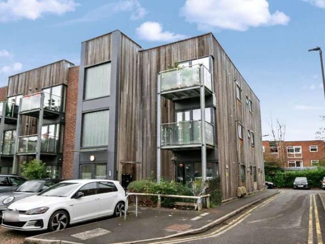 2 Bedroom Ground Flat