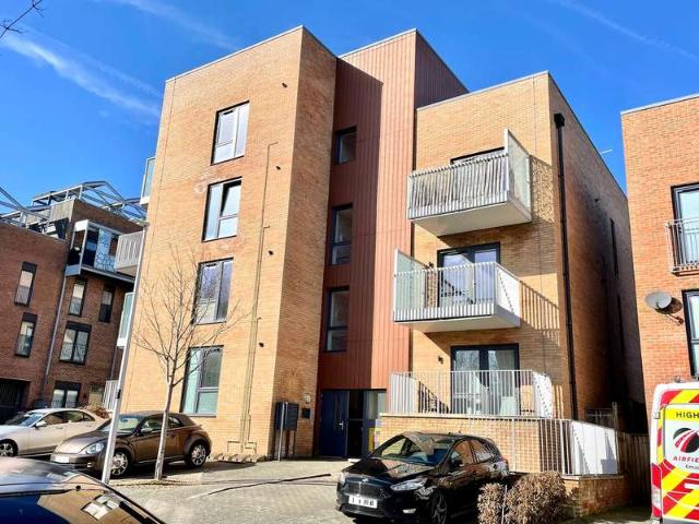 2 Bedroom Apartment Flat