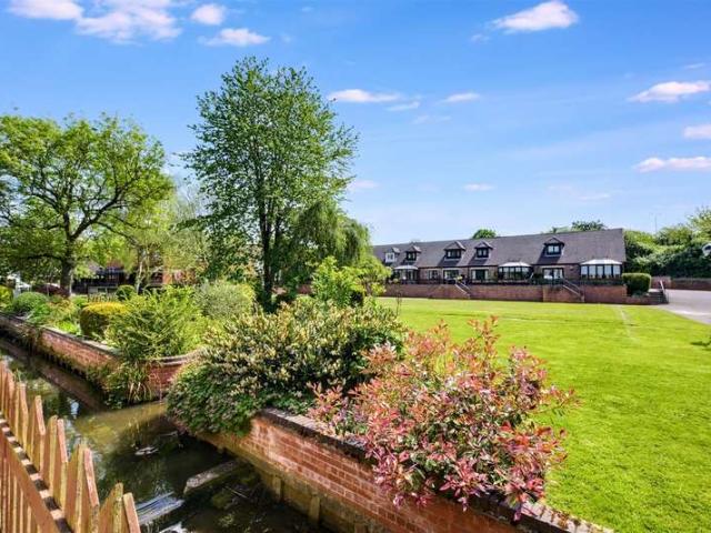 2 Bedroom Apartment Flat