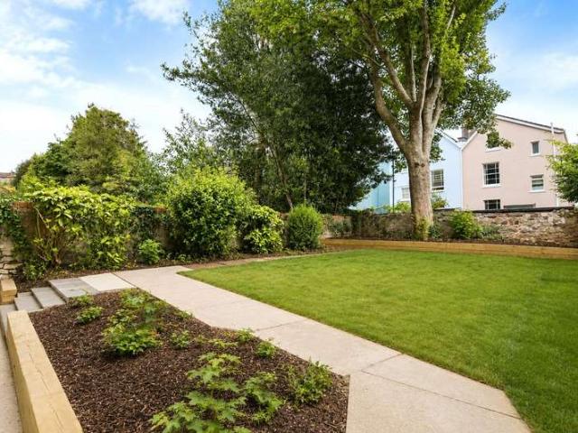 2 Bedroom Apartment Flat