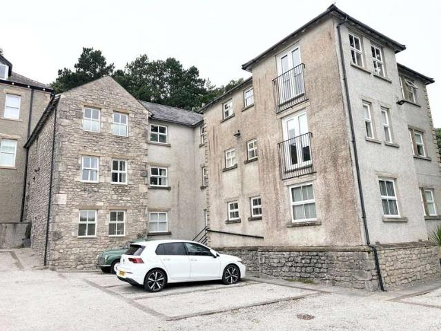 2 Bedroom Apartment Flat