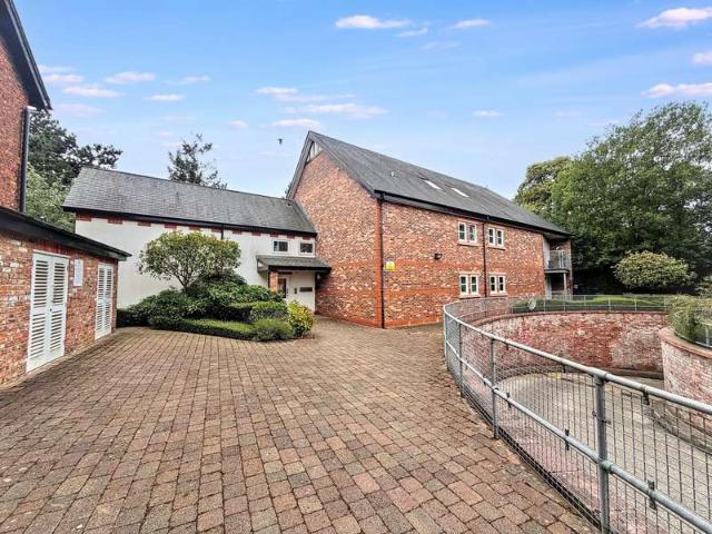 2 Bedroom Apartment Flat
