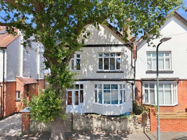 2 Bedroom Apartment Flat