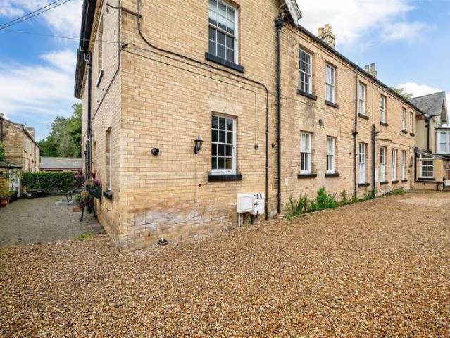 2 Bedroom Apartment Flat
