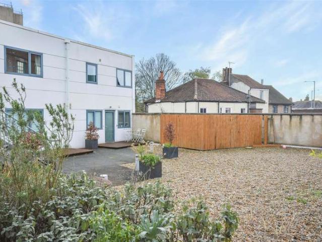 2 Bedroom Apartment Flat