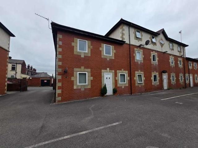 2 Bedroom Apartment Flat