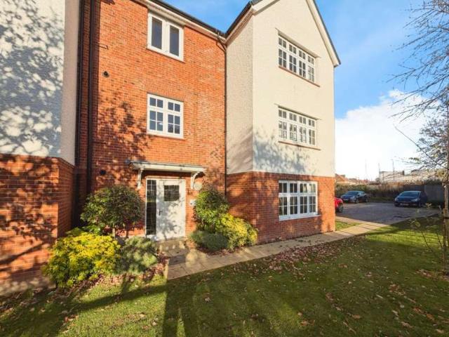 2 Bedroom Apartment Flat