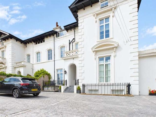 2 Bedroom Apartment Flat