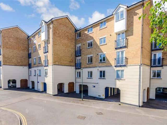 2 Bedroom Apartment Flat
