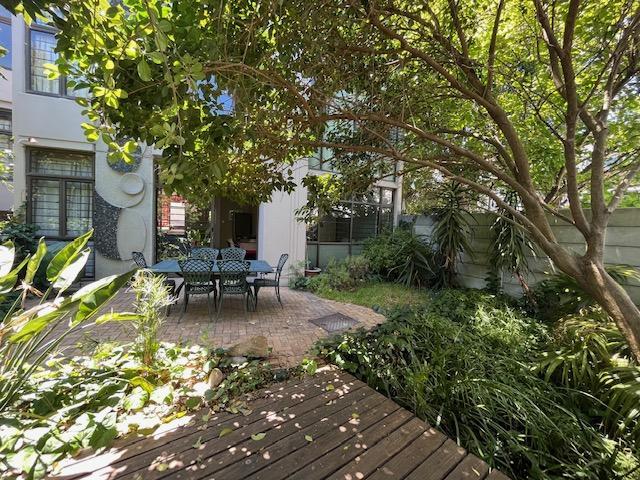 2 Bedroom Apartment / Flat For Rent in Rondebosch