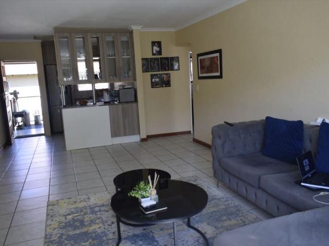 2 Bedroom Apartment / Flat For Sale in Comet