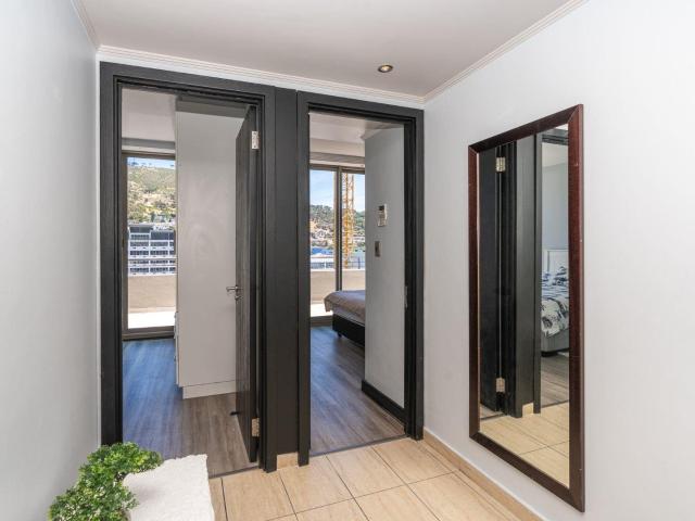 2 Bedroom Apartment / Flat For Sale in Cape Town City Centre
