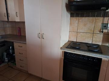 2 Bedroom Apartment / Flat For Sale in Carletonville Central