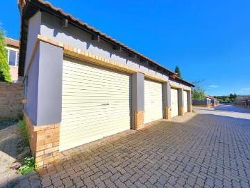 2 Bedroom Apartment / Flat For Sale in Carlswald