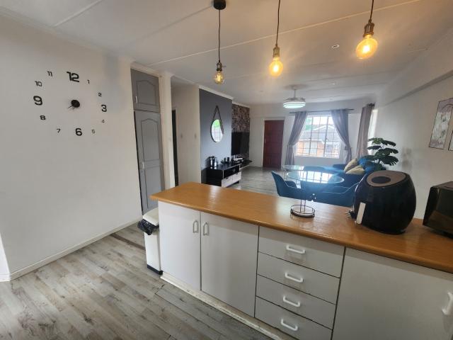 2 Bedroom Apartment / Flat For Sale in Clarendon